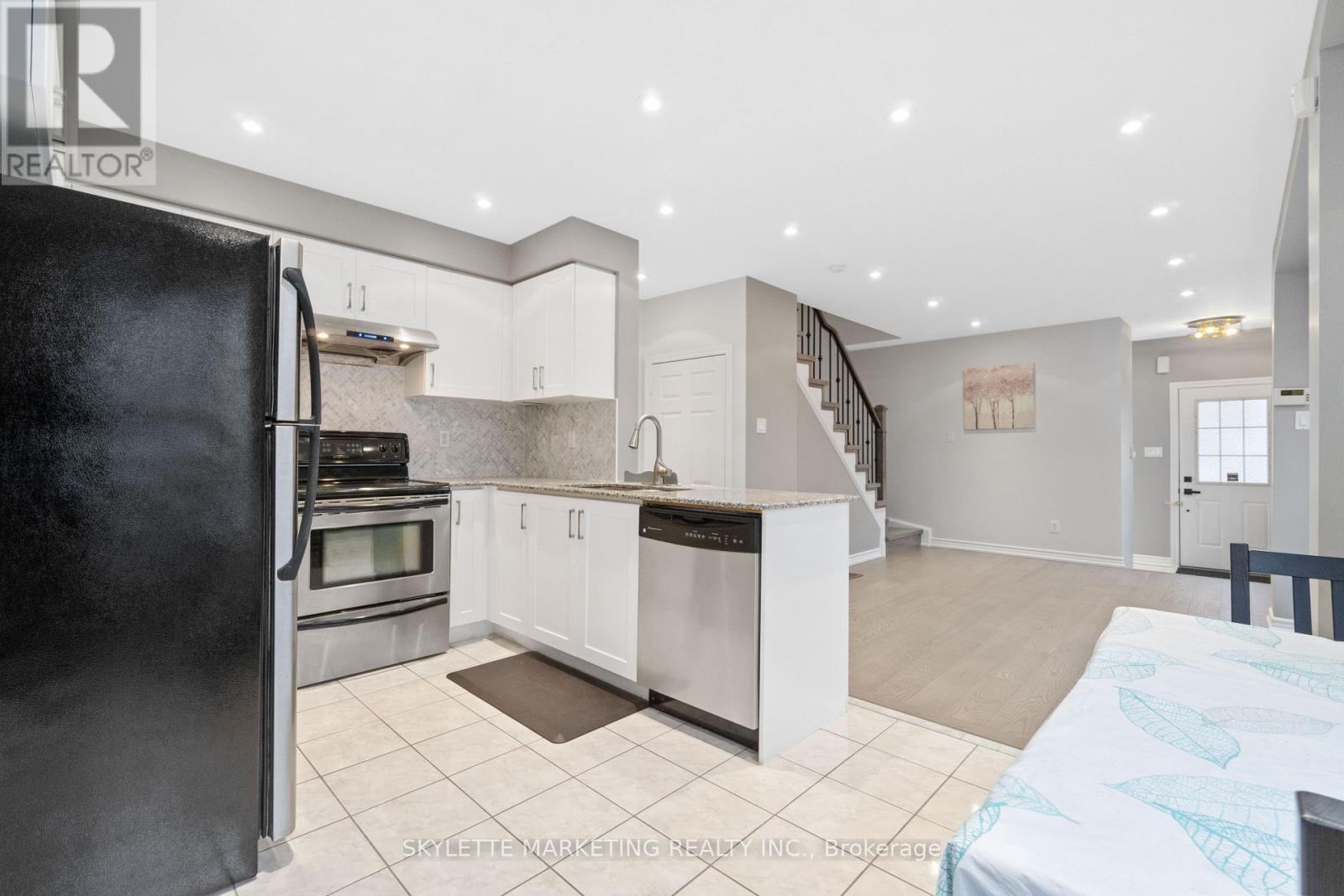 377 Caboto Trail, Markham (Village Green-South Unionville), Ontario  L3R 5G6 - Photo 14 - N12925872