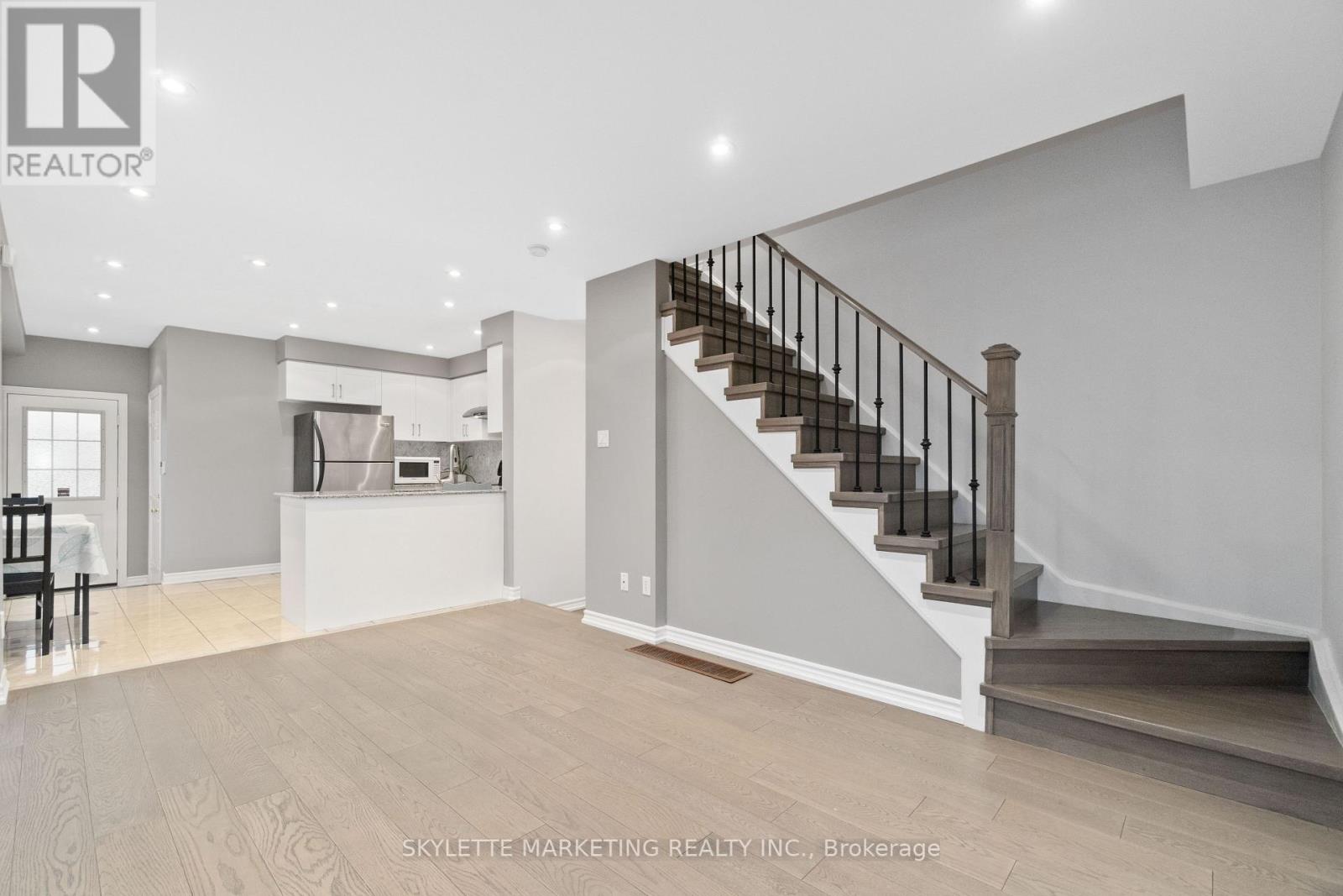 377 Caboto Trail, Markham (Village Green-South Unionville), Ontario  L3R 5G6 - Photo 7 - N12925872