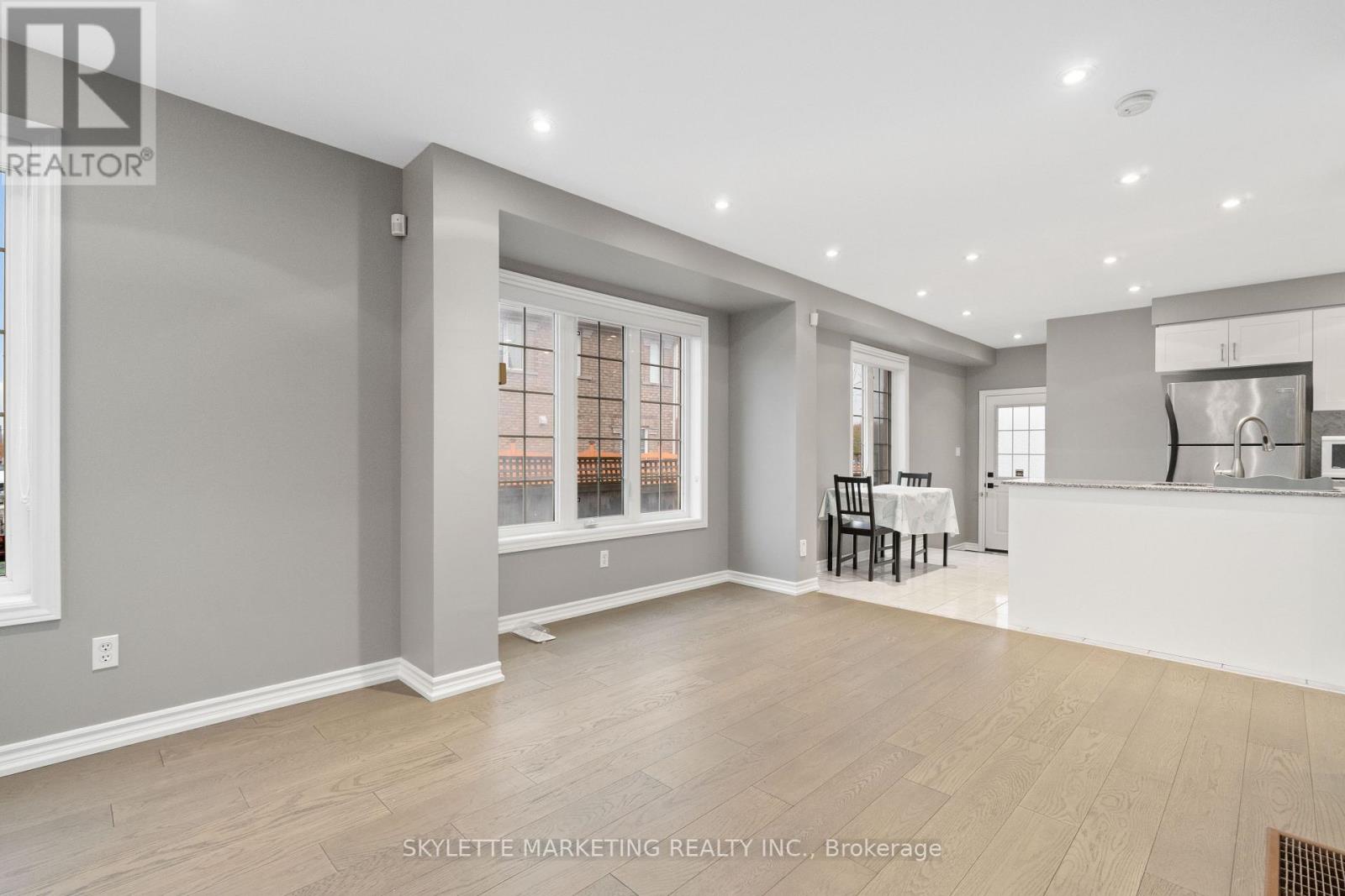 377 Caboto Trail, Markham (Village Green-South Unionville), Ontario  L3R 5G6 - Photo 8 - N12925872