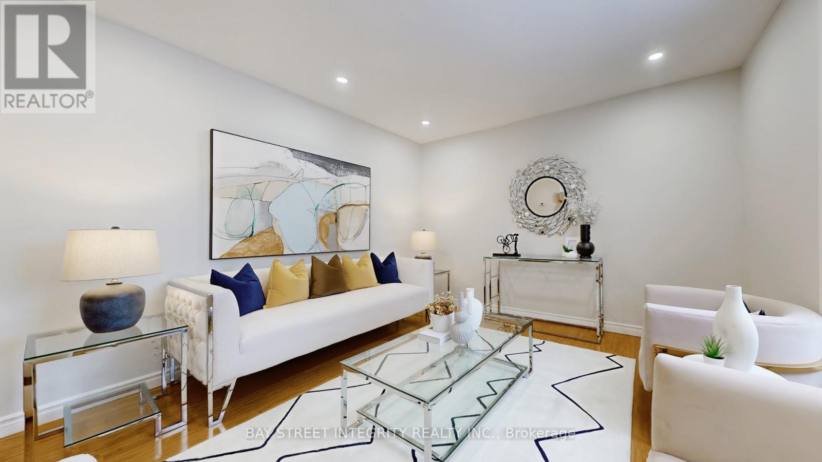 493 Sandford Street, Newmarket, Ontario  L3Y 5E2 - Photo 3 - N12925938