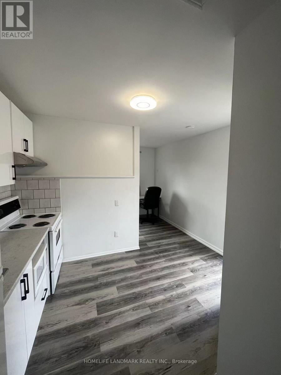 2 - 16 Cartier Crescent, Richmond Hill (Crosby), Ontario  L4C 2N1 - Photo 2 - N12925942