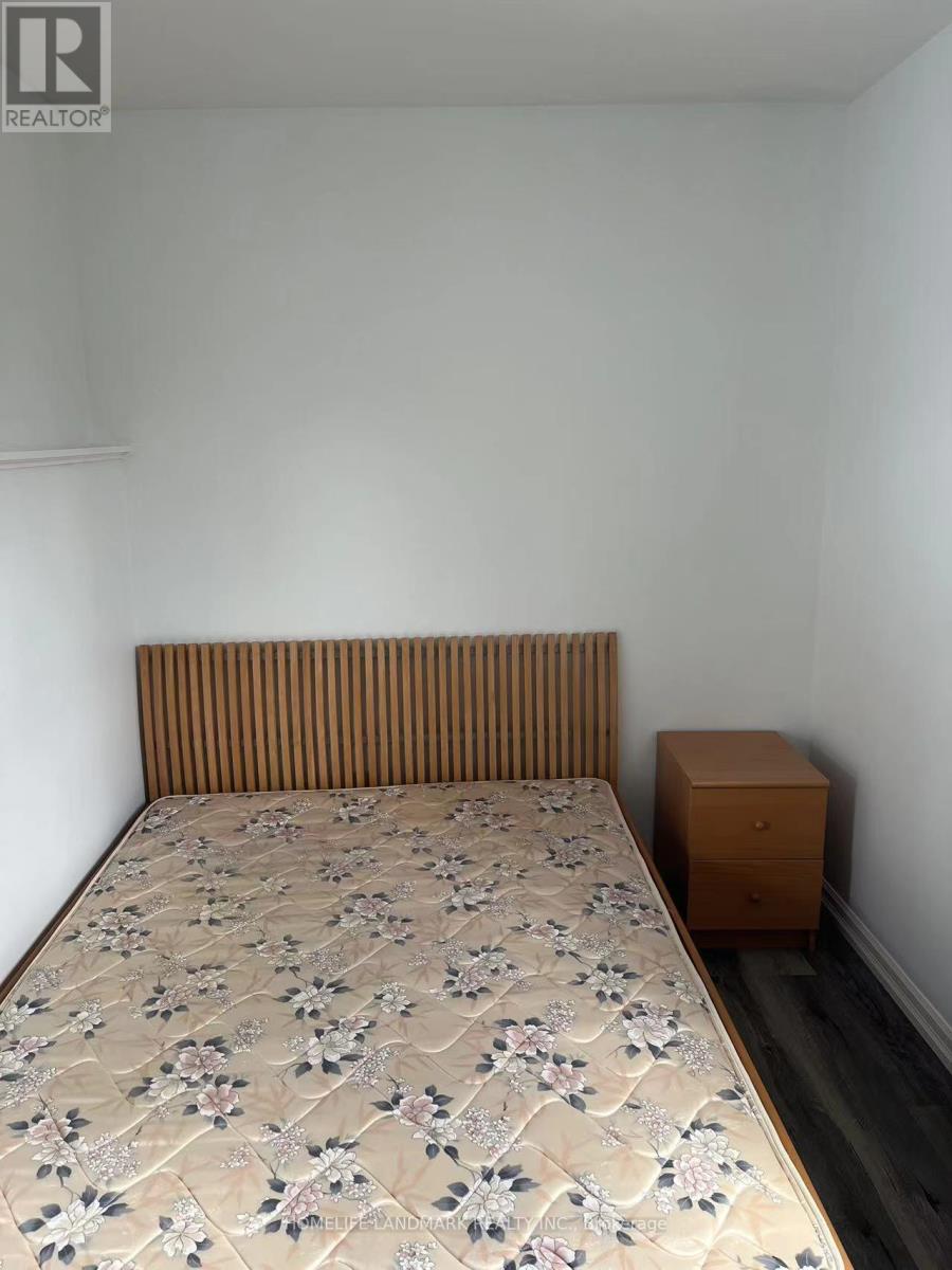 2 - 16 Cartier Crescent, Richmond Hill (Crosby), Ontario  L4C 2N1 - Photo 4 - N12925942