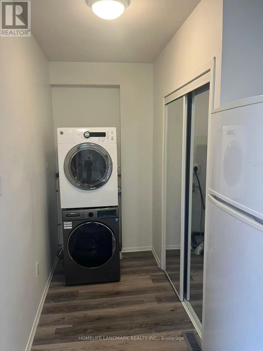 2 - 16 Cartier Crescent, Richmond Hill (Crosby), Ontario  L4C 2N1 - Photo 6 - N12925942