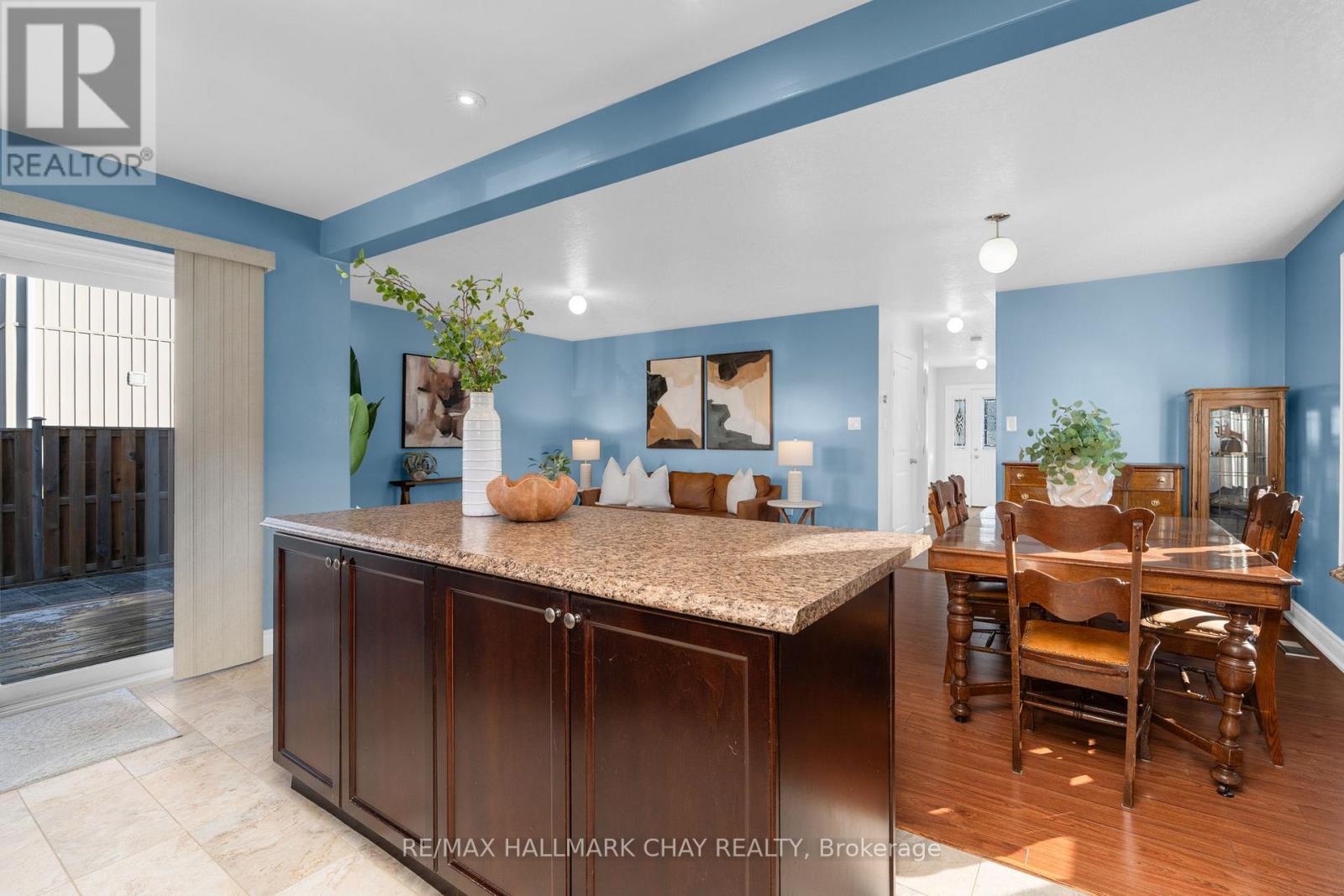 9 Mancini Drive, Essa (Angus), Ontario  L0M 1B1 - Photo 13 - N12926006