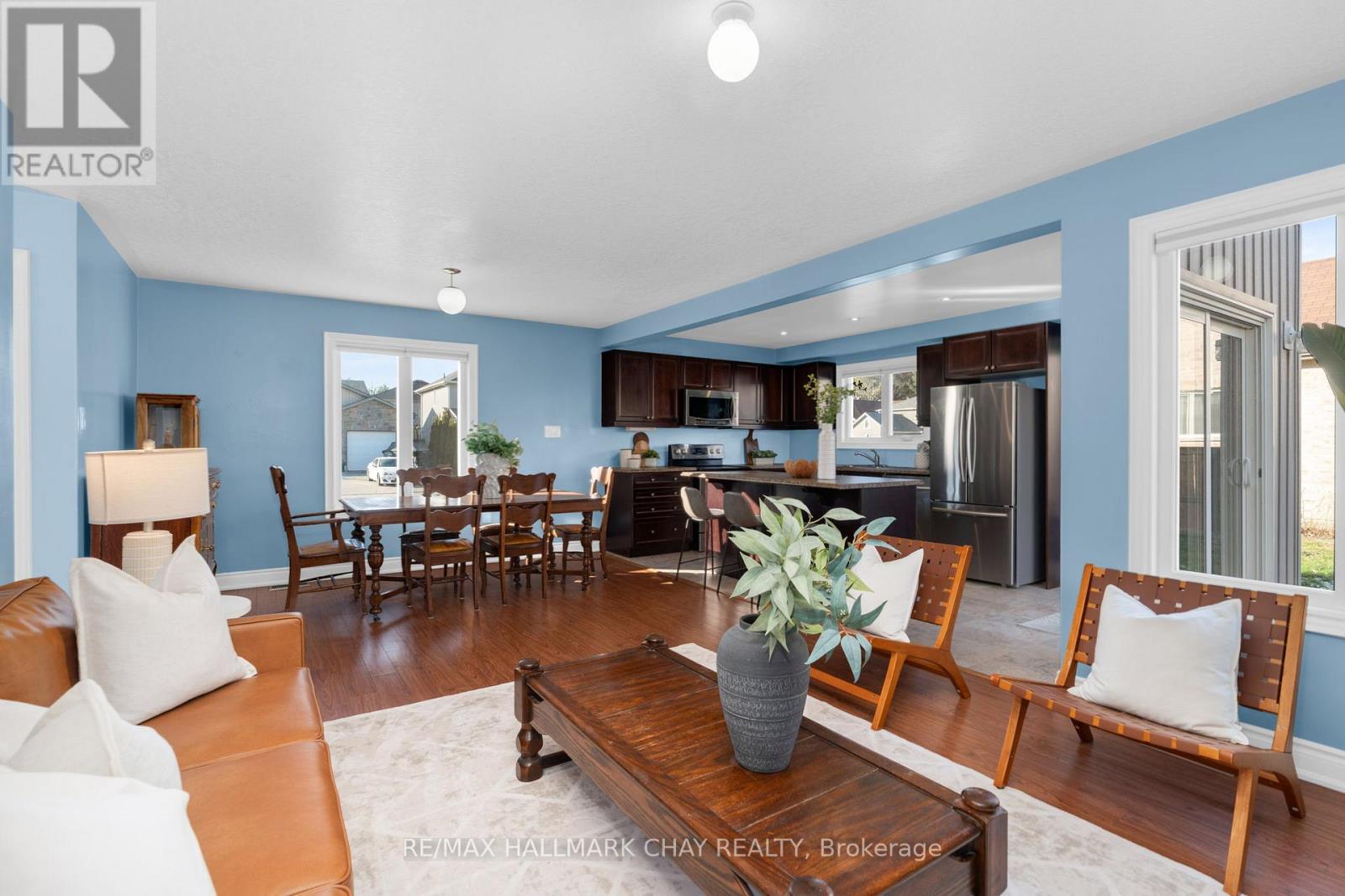 9 Mancini Drive, Essa (Angus), Ontario  L0M 1B1 - Photo 16 - N12926006