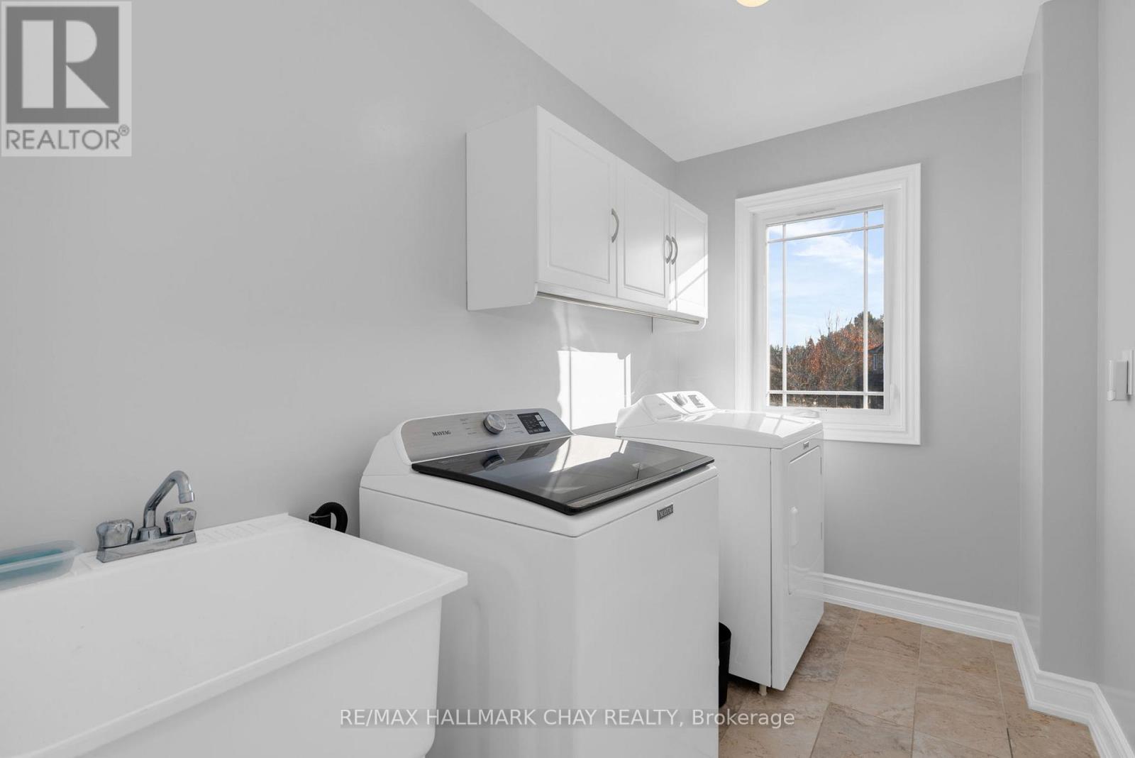 9 Mancini Drive, Essa (Angus), Ontario  L0M 1B1 - Photo 17 - N12926006