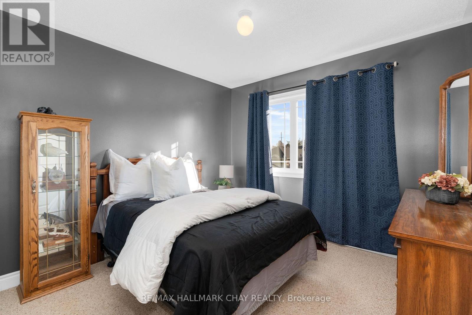 9 Mancini Drive, Essa (Angus), Ontario  L0M 1B1 - Photo 20 - N12926006