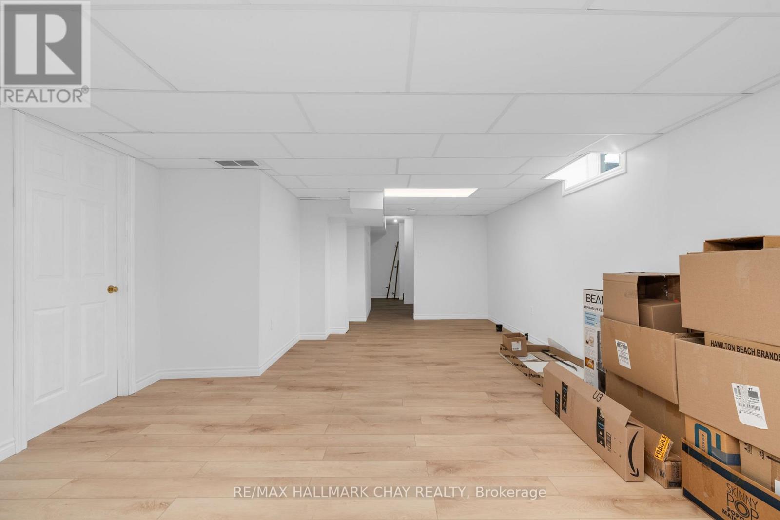 9 Mancini Drive, Essa (Angus), Ontario  L0M 1B1 - Photo 27 - N12926006