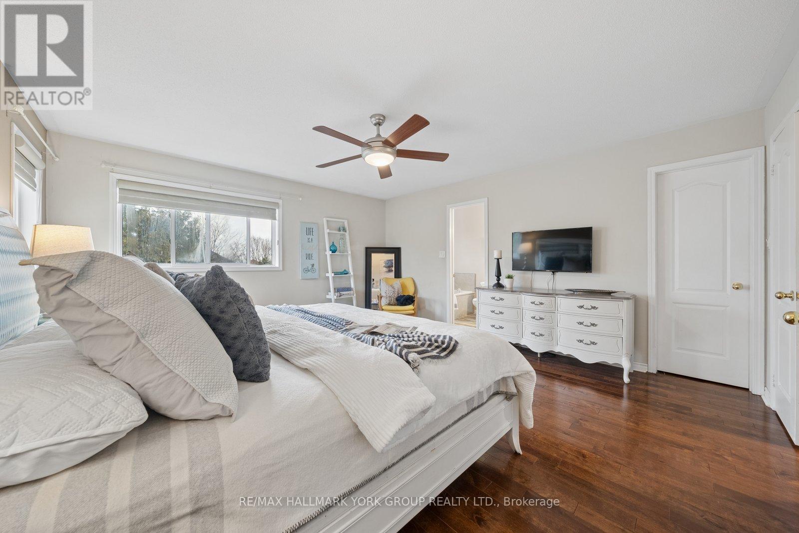 161 Mainprize Crescent, East Gwillimbury, Ontario  L0G 1M0 - Photo 10 - N12926020