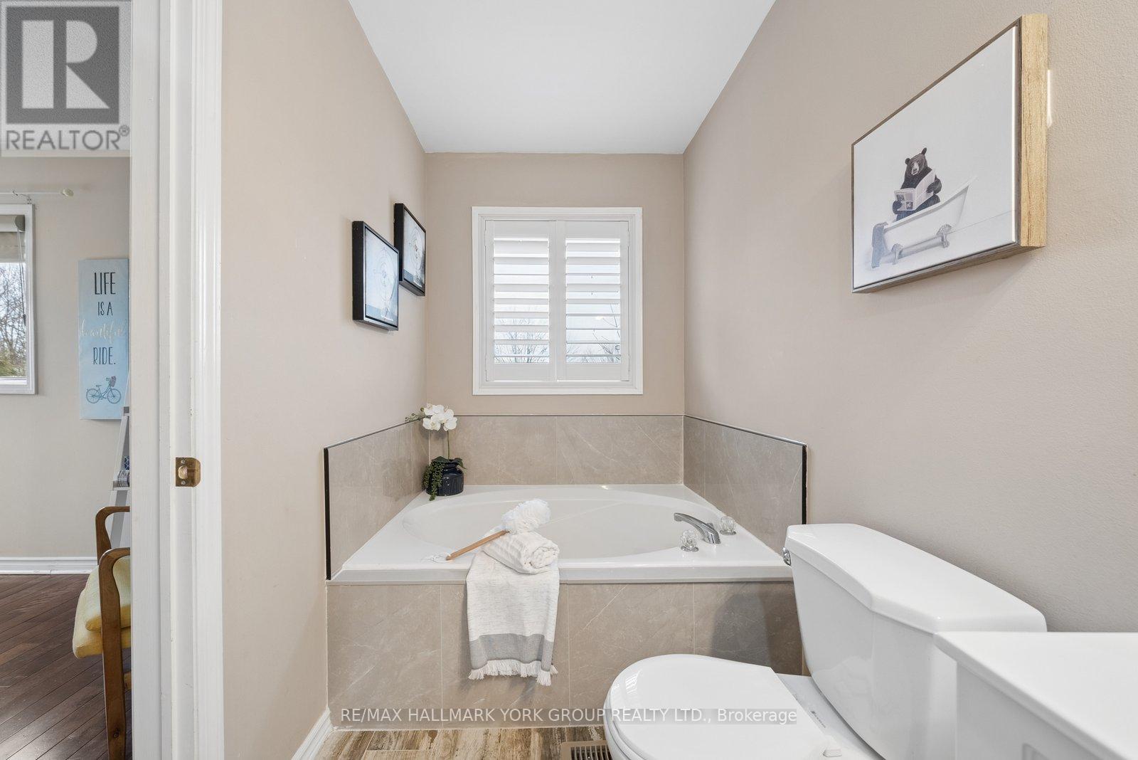 161 Mainprize Crescent, East Gwillimbury, Ontario  L0G 1M0 - Photo 16 - N12926020