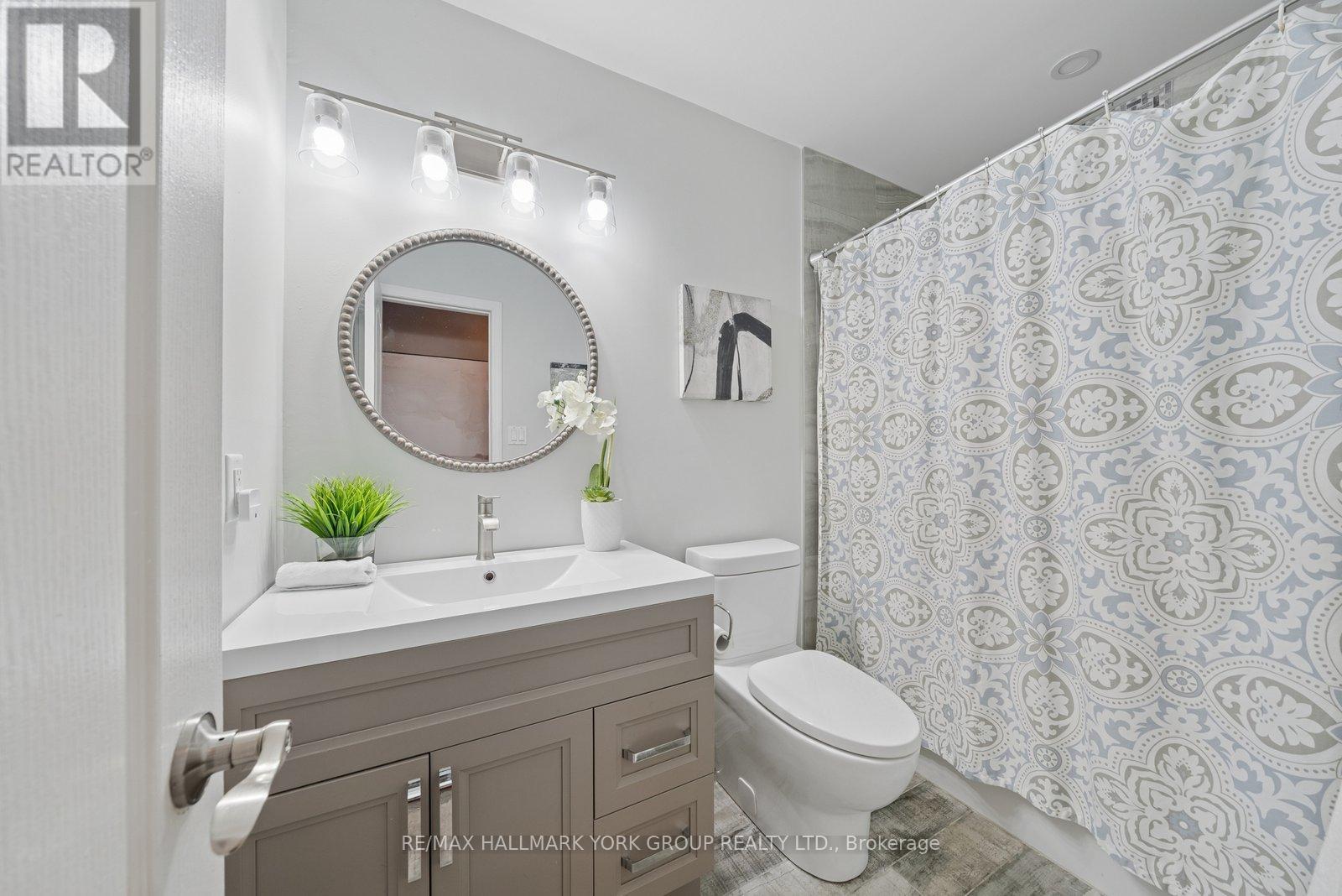 161 Mainprize Crescent, East Gwillimbury, Ontario  L0G 1M0 - Photo 17 - N12926020