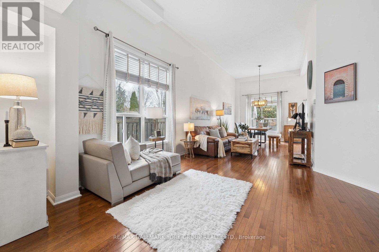 161 Mainprize Crescent, East Gwillimbury, Ontario  L0G 1M0 - Photo 2 - N12926020