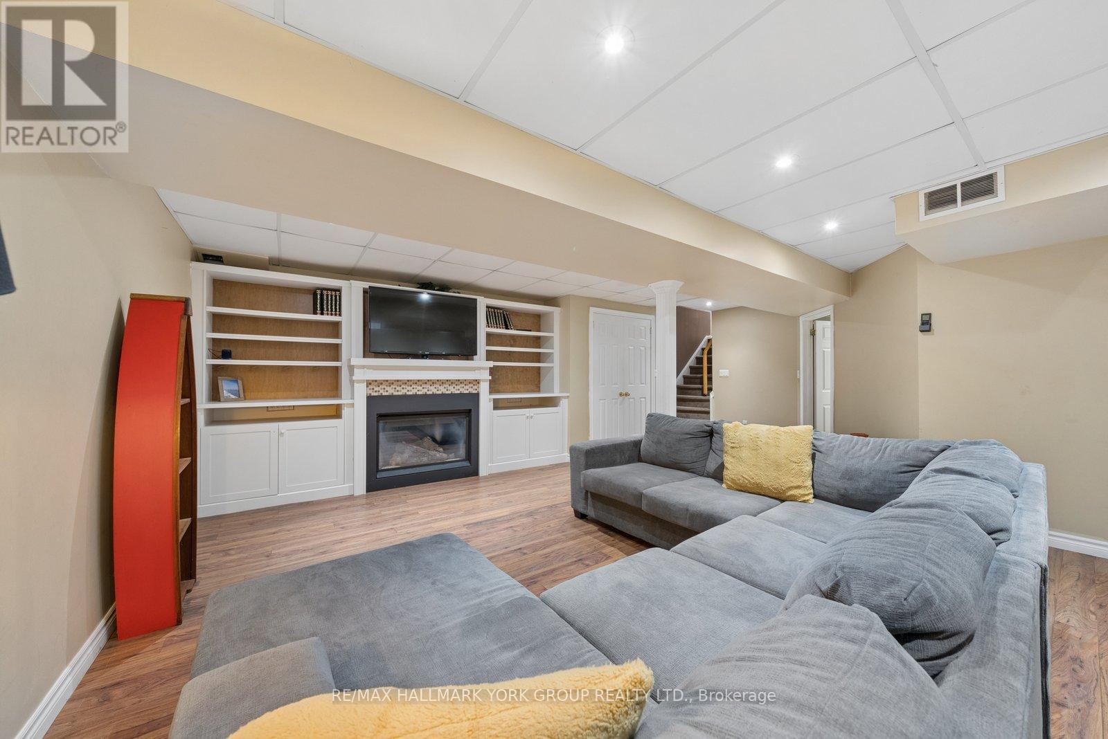 161 Mainprize Crescent, East Gwillimbury, Ontario  L0G 1M0 - Photo 21 - N12926020