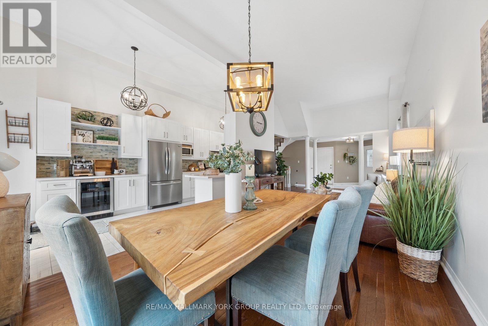 161 Mainprize Crescent, East Gwillimbury, Ontario  L0G 1M0 - Photo 4 - N12926020