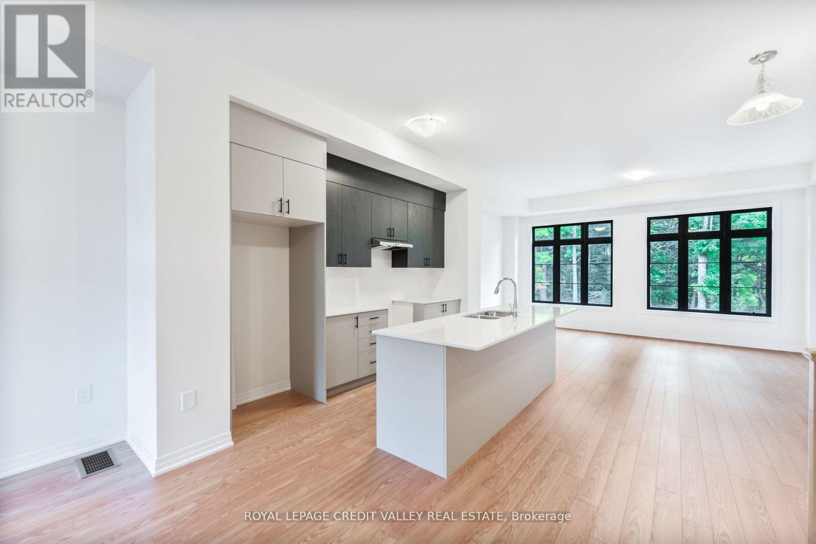 99 Archambault Way, Vaughan (Vellore Village), Ontario  L4L 1A6 - Photo 13 - N12926022