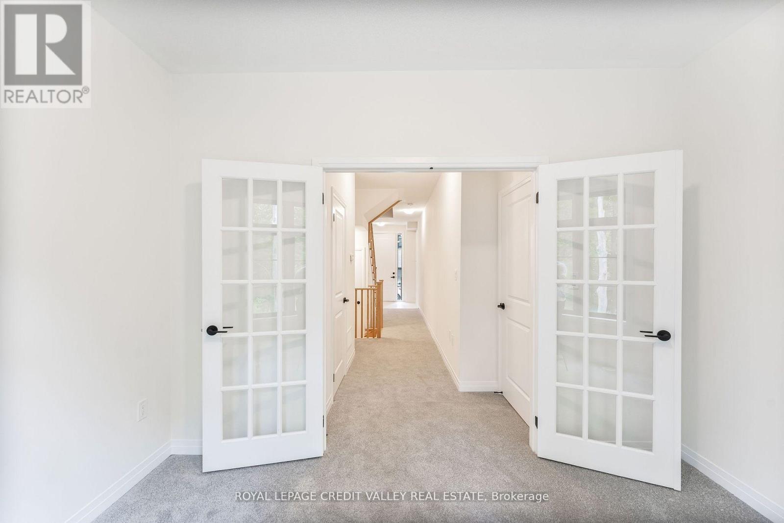 99 Archambault Way, Vaughan (Vellore Village), Ontario  L4L 1A6 - Photo 7 - N12926022