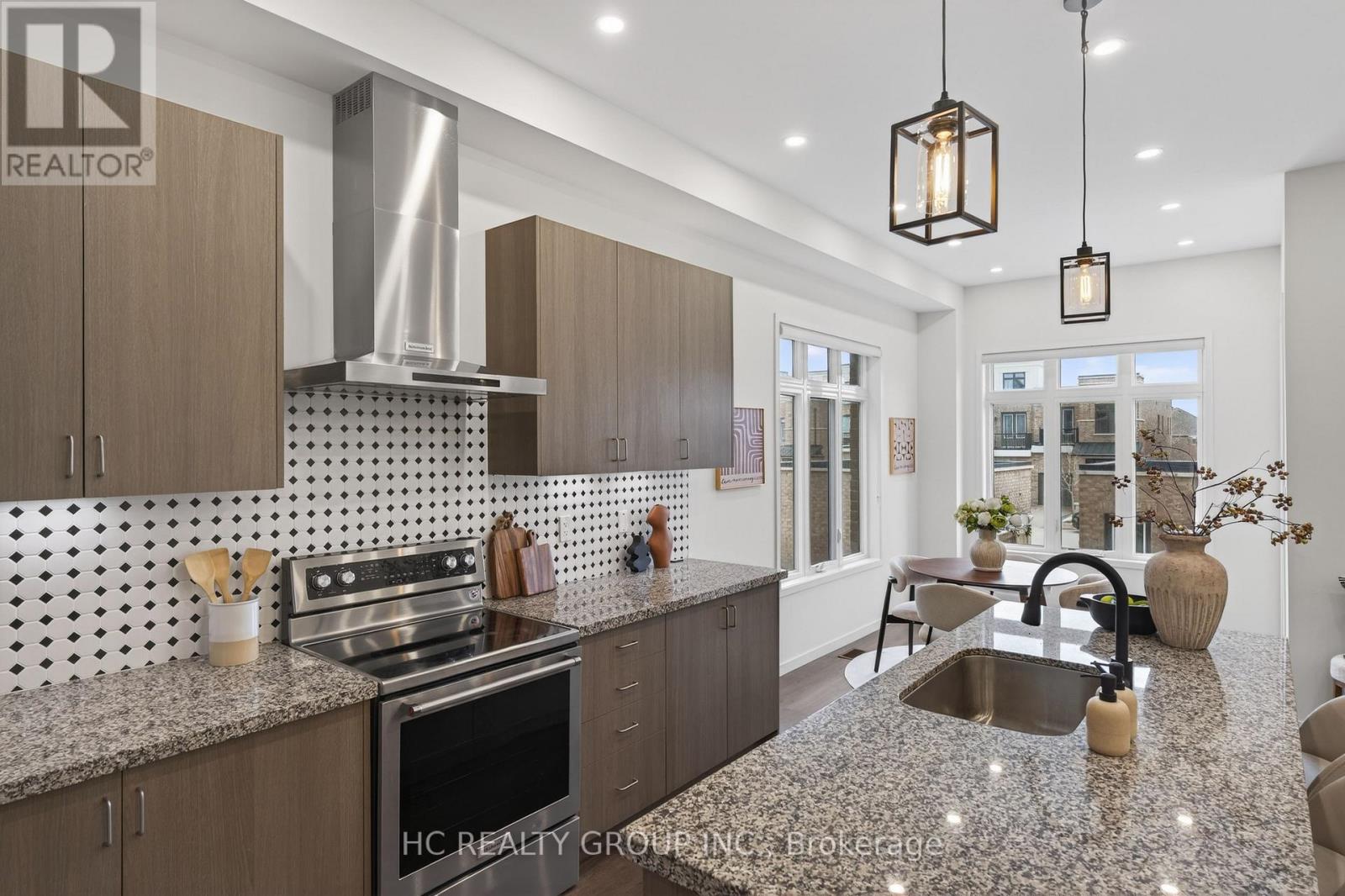 1240 Wellington Street E, Aurora, Ontario  L4G 2C9 - Photo 17 - N12926038