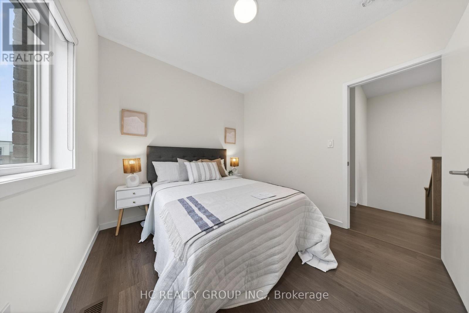 1240 Wellington Street E, Aurora, Ontario  L4G 2C9 - Photo 32 - N12926038