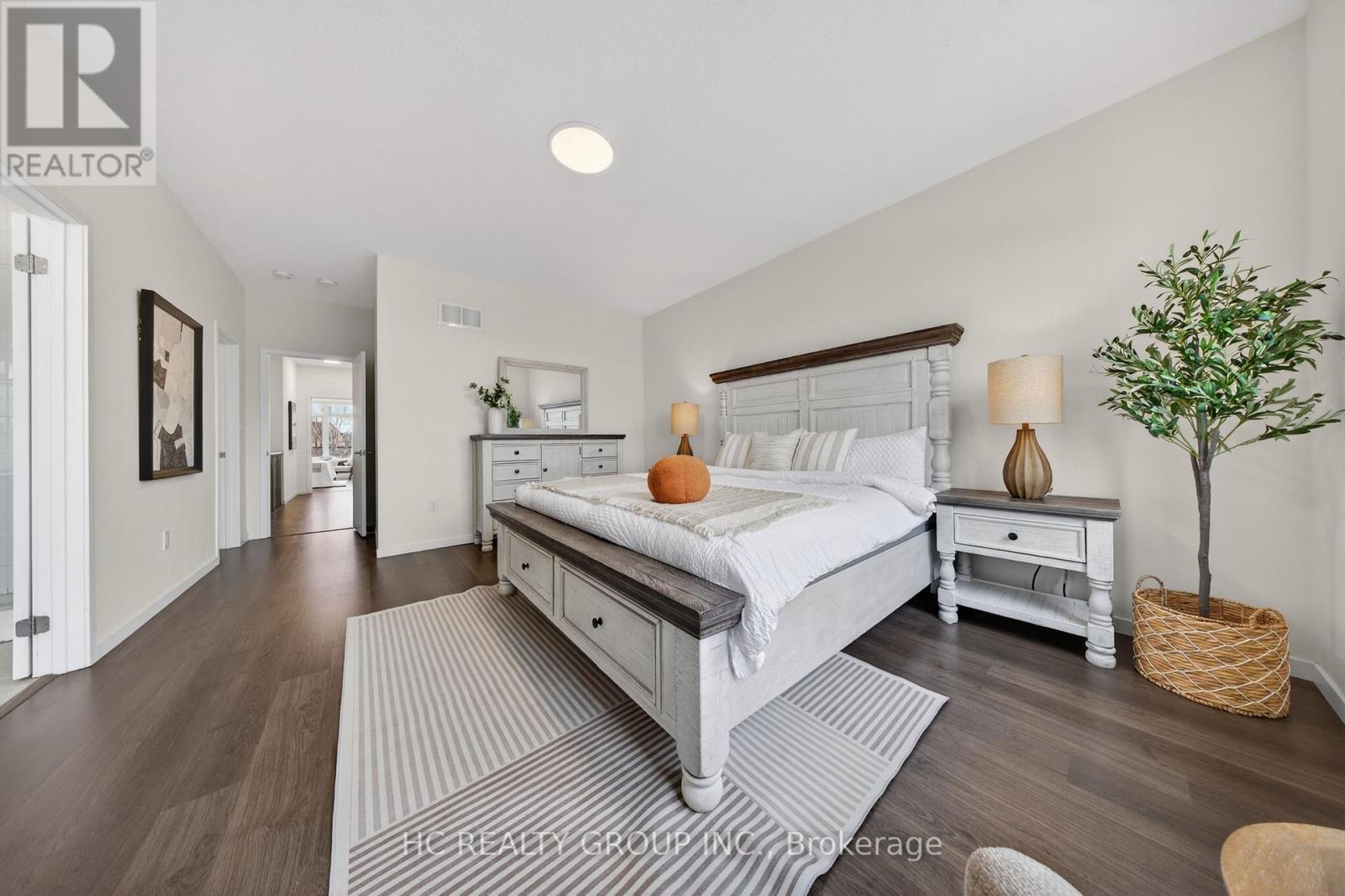 1240 Wellington Street E, Aurora, Ontario  L4G 2C9 - Photo 35 - N12926038