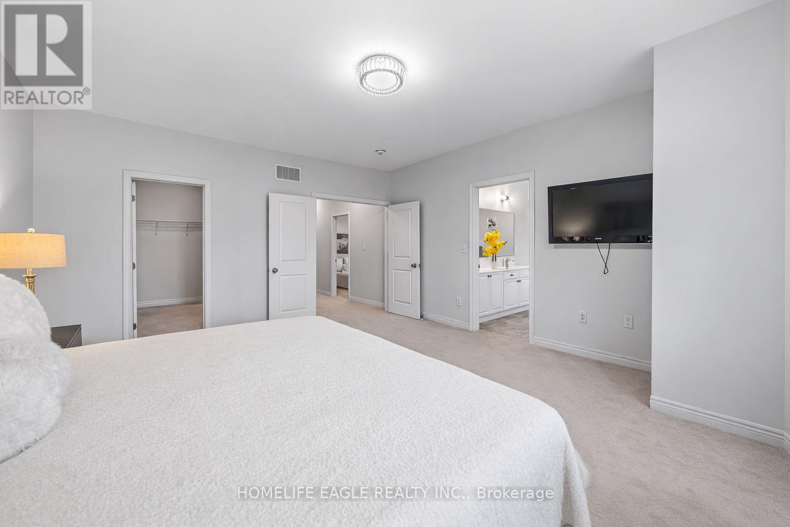 71 Woodhaven Avenue, Aurora, Ontario  L4G 3Y2 - Photo 11 - N12926060