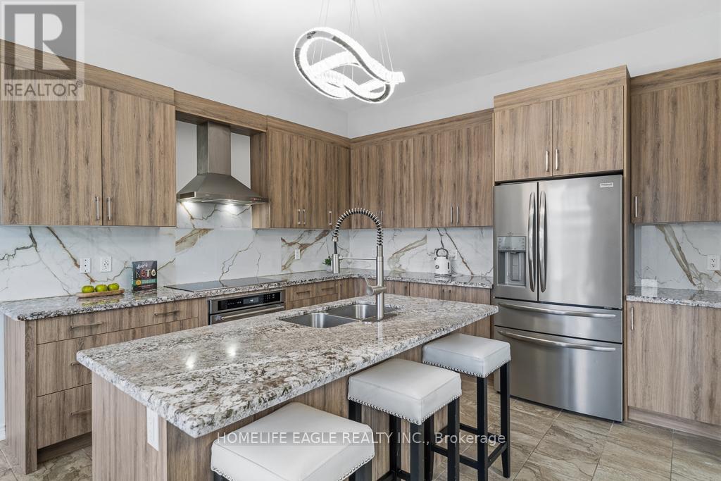 71 Woodhaven Avenue, Aurora, Ontario  L4G 3Y2 - Photo 9 - N12926060