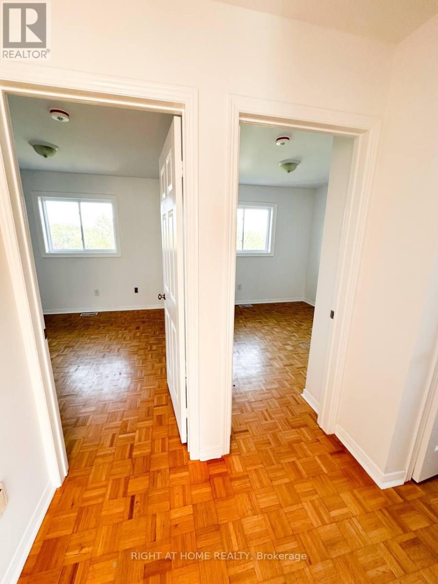 361 Gaston Place, Newmarket (Gorham-College Manor), Ontario  L3Y 8M4 - Photo 11 - N12926070