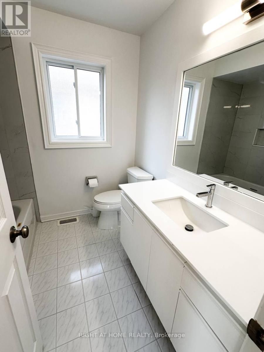 361 Gaston Place, Newmarket (Gorham-College Manor), Ontario  L3Y 8M4 - Photo 12 - N12926070