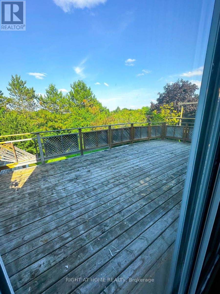 361 Gaston Place, Newmarket (Gorham-College Manor), Ontario  L3Y 8M4 - Photo 7 - N12926070