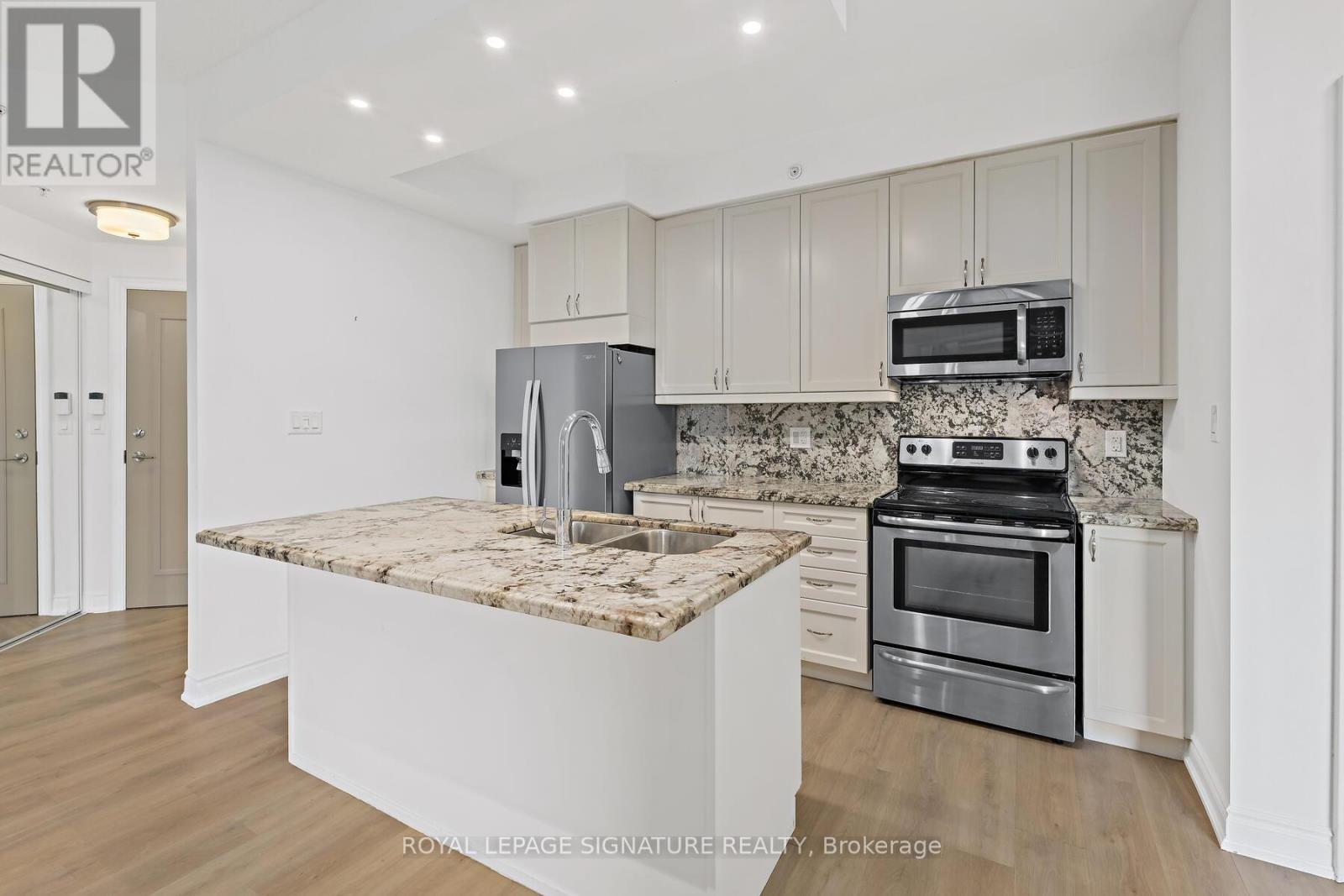 220 - 2396 Major Mackenzie Drive W, Vaughan, Ontario  L6A 4Y1 - Photo 5 - N12926080