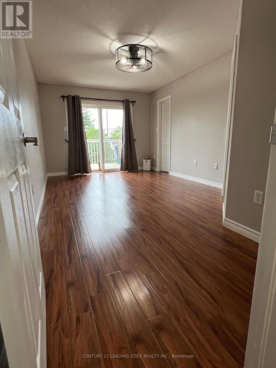 Upper - 23 Dunsmore Lane, Barrie, Ontario  L4M 7A1 - Photo 11 - S12926058