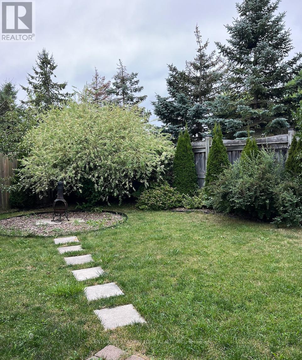 Upper - 23 Dunsmore Lane, Barrie, Ontario  L4M 7A1 - Photo 13 - S12926058