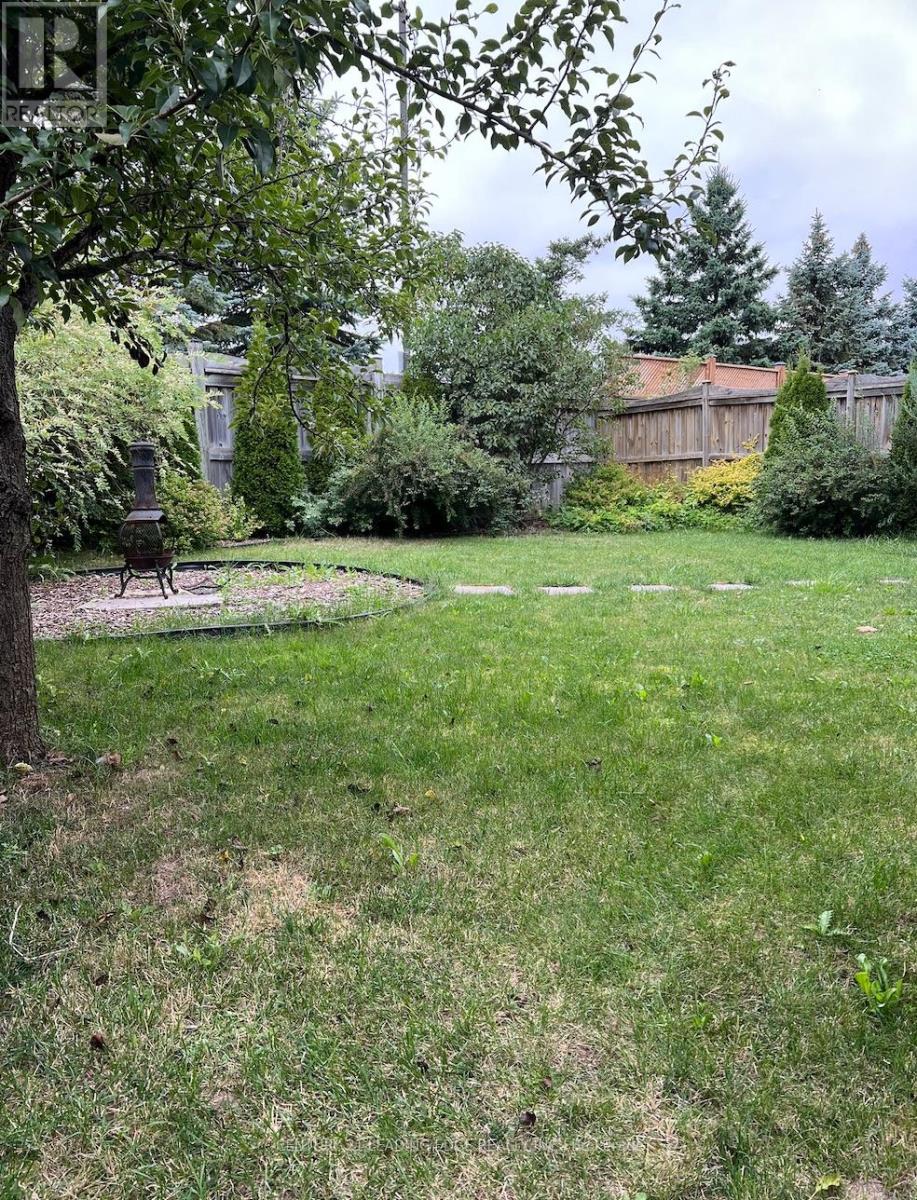 Upper - 23 Dunsmore Lane, Barrie, Ontario  L4M 7A1 - Photo 14 - S12926058