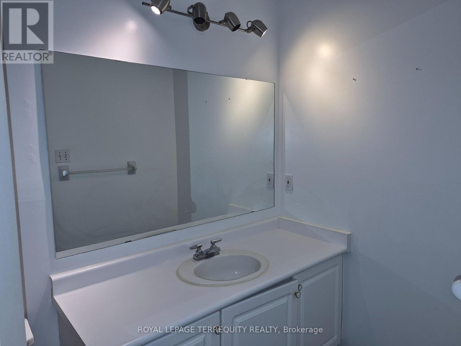 284 Pinnacle Trail, Aurora, Ontario  L4G 7G2 - Photo 10 - N12892708