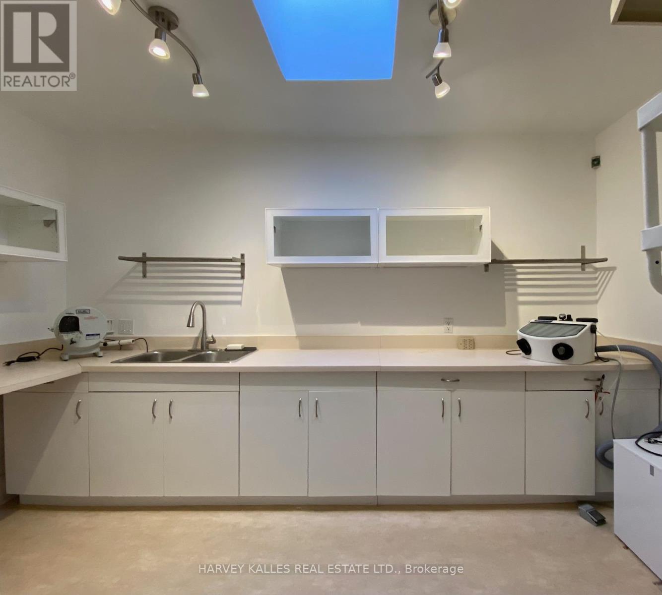 1261 A St.clair Avenue W, Toronto, Ontario  M6B 3B4 - Photo 9 - W12800646