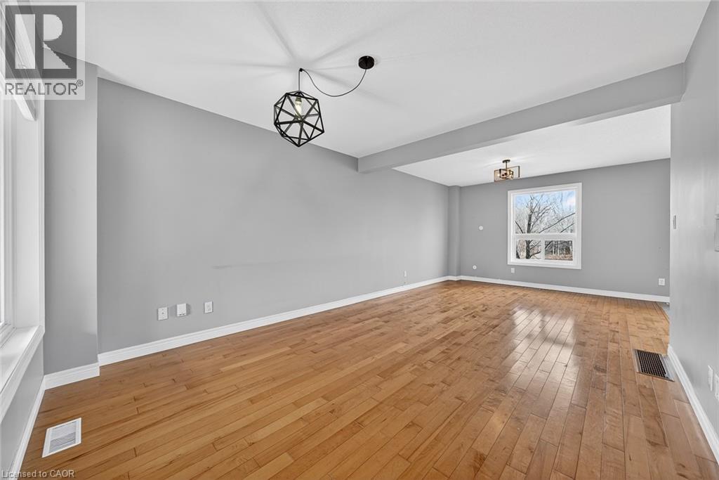 215 Munnoch Boulevard, Woodstock, Ontario  N4T 1V7 - Photo 8 - 40815367