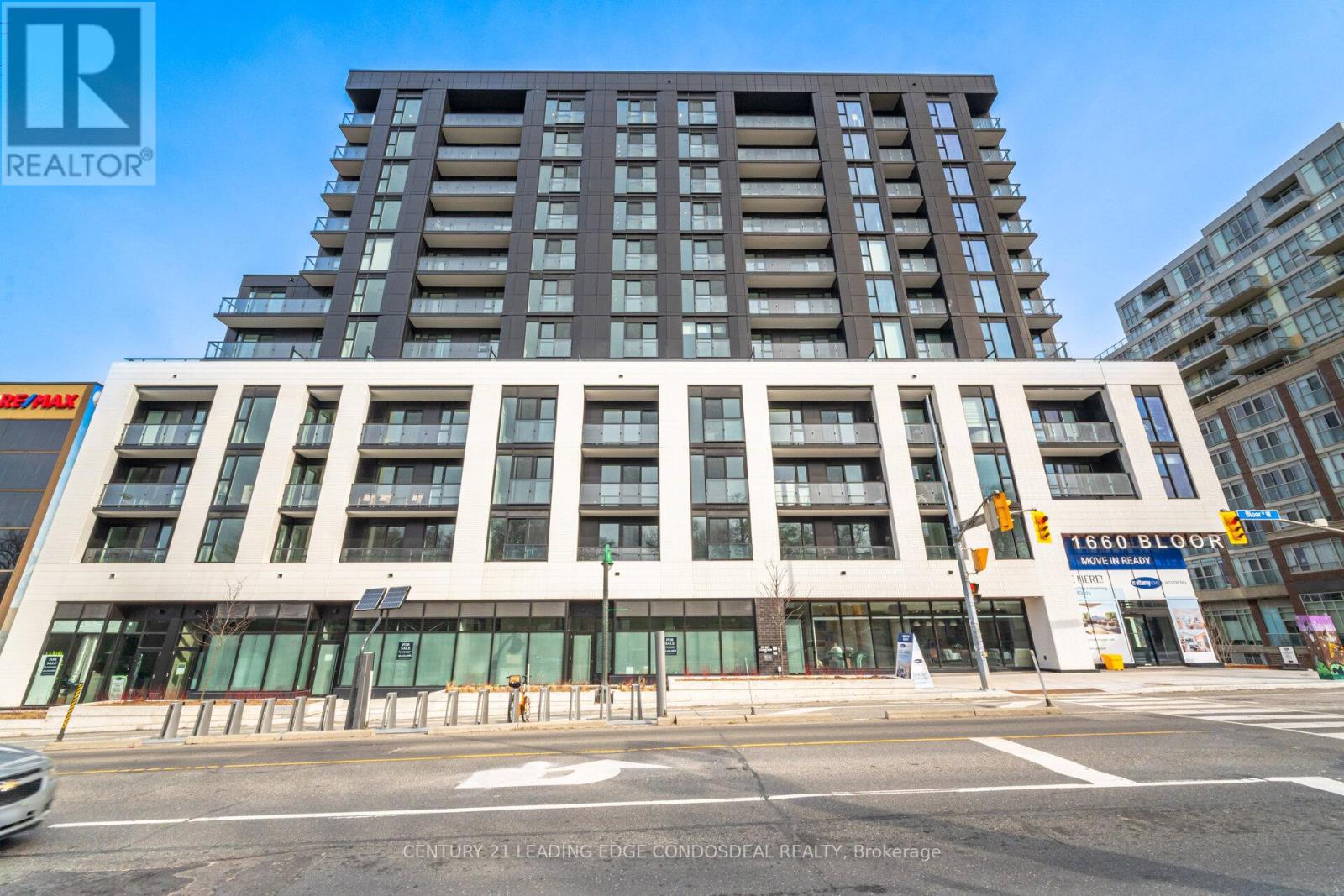 709 - 1660 Bloor Street W, Toronto, Ontario  M6P 1A8 - Photo 2 - W12925886