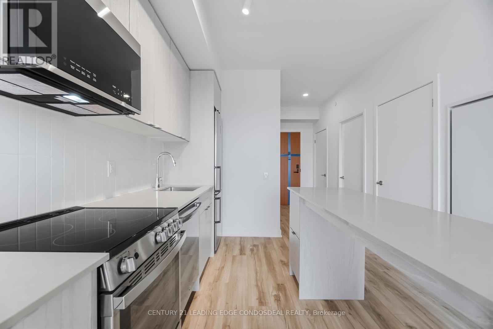 709 - 1660 Bloor Street W, Toronto, Ontario  M6P 1A8 - Photo 9 - W12925886