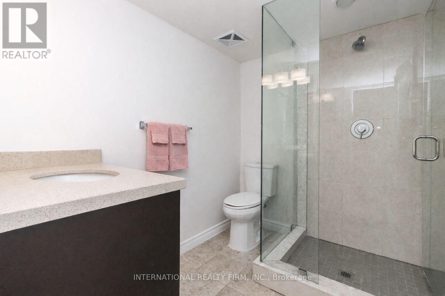 2201 - 3650 Kaneff Crescent, Mississauga, Ontario  L5A 4A1 - Photo 13 - W12925912