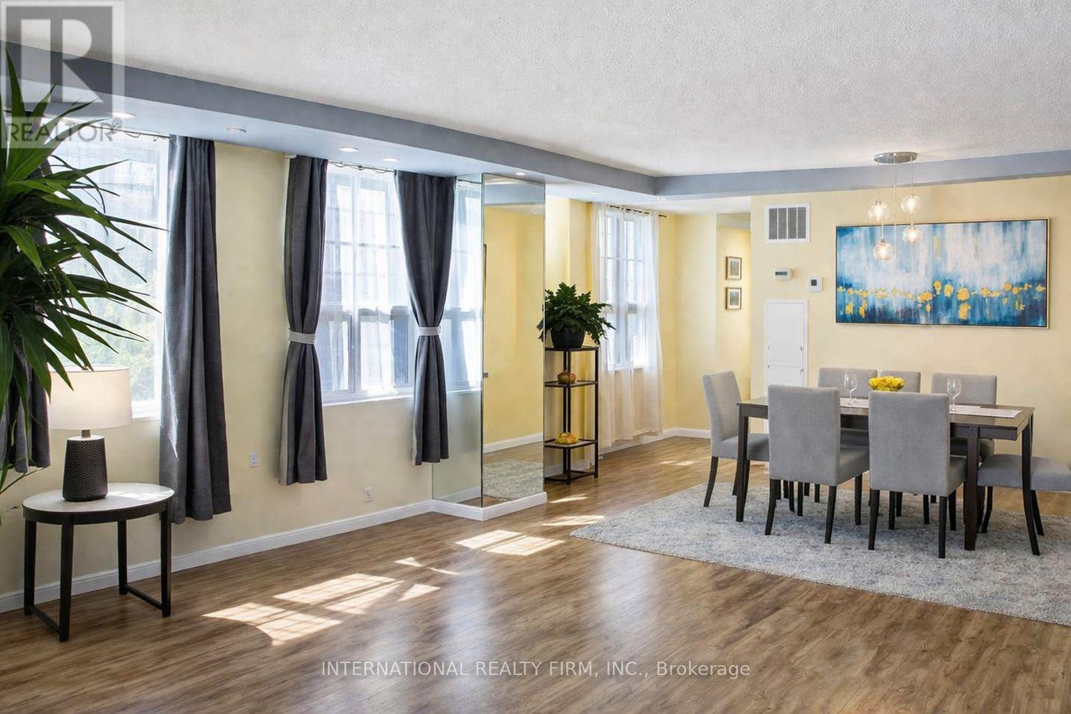 2201 - 3650 Kaneff Crescent, Mississauga, Ontario  L5A 4A1 - Photo 5 - W12925912