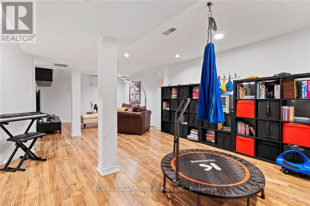 2685 Los Palmas Court, Mississauga, Ontario  L5N 2G6 - Photo 23 - W12925980