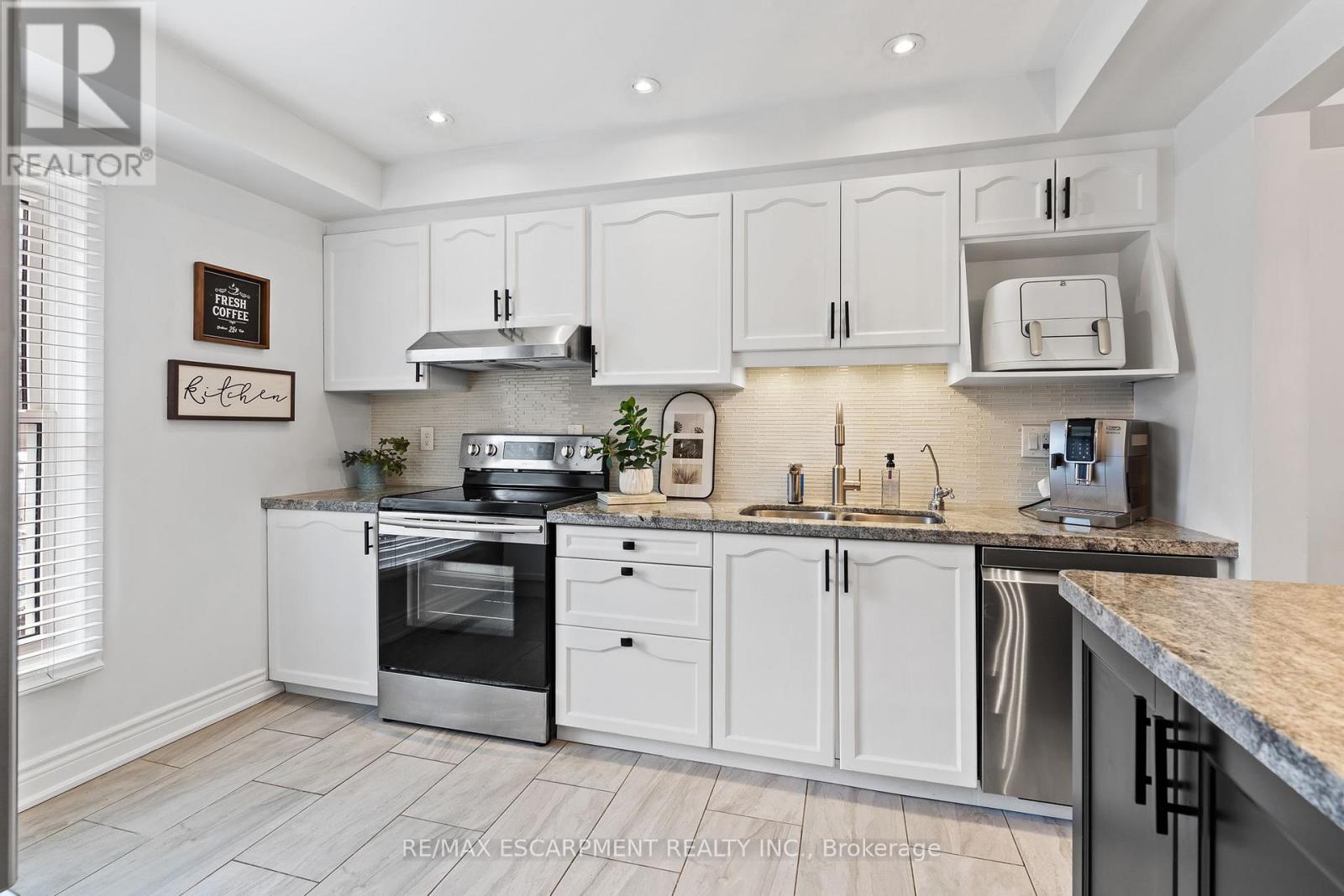 2685 Los Palmas Court, Mississauga, Ontario  L5N 2G6 - Photo 8 - W12925980