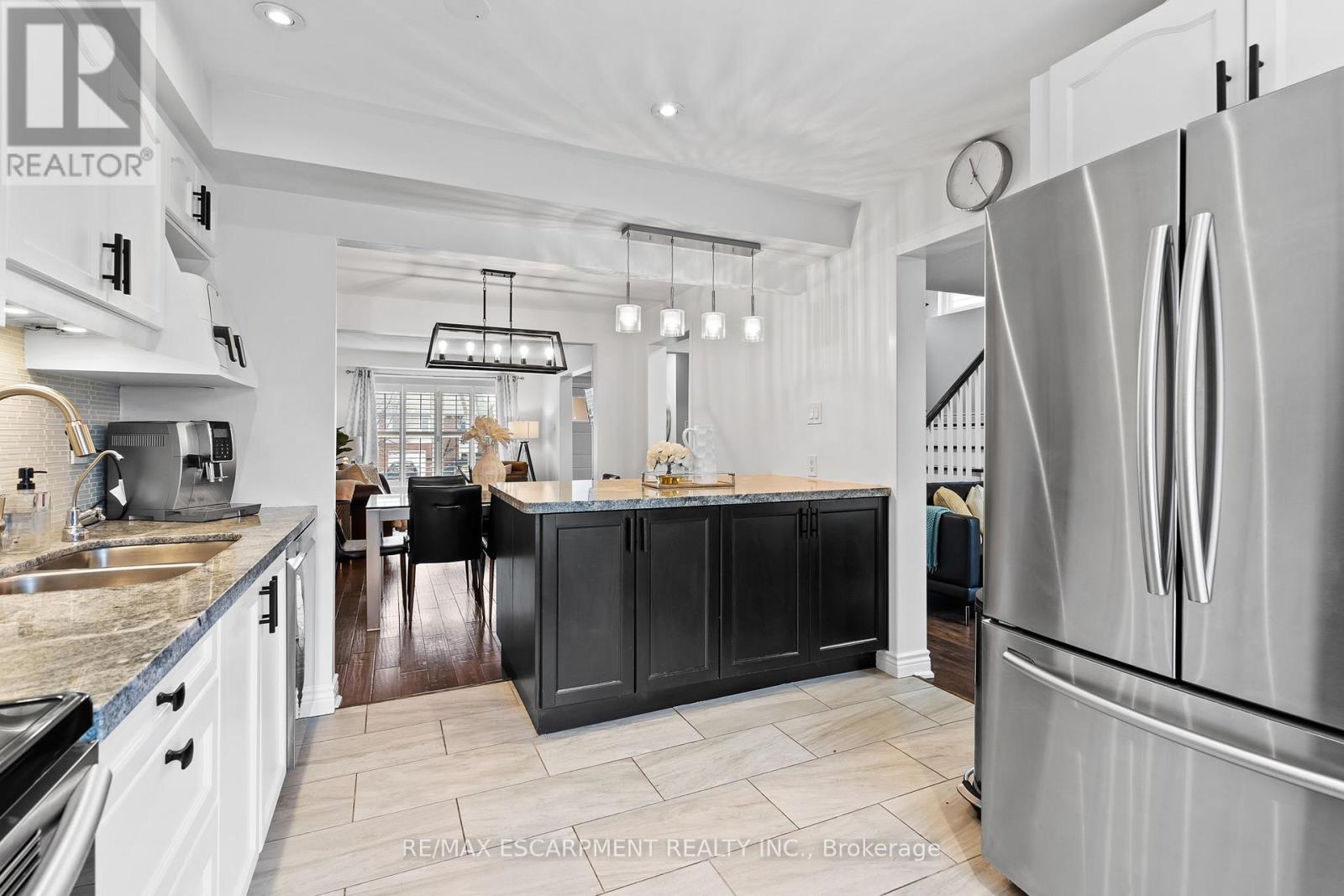 2685 Los Palmas Court, Mississauga, Ontario  L5N 2G6 - Photo 9 - W12925980