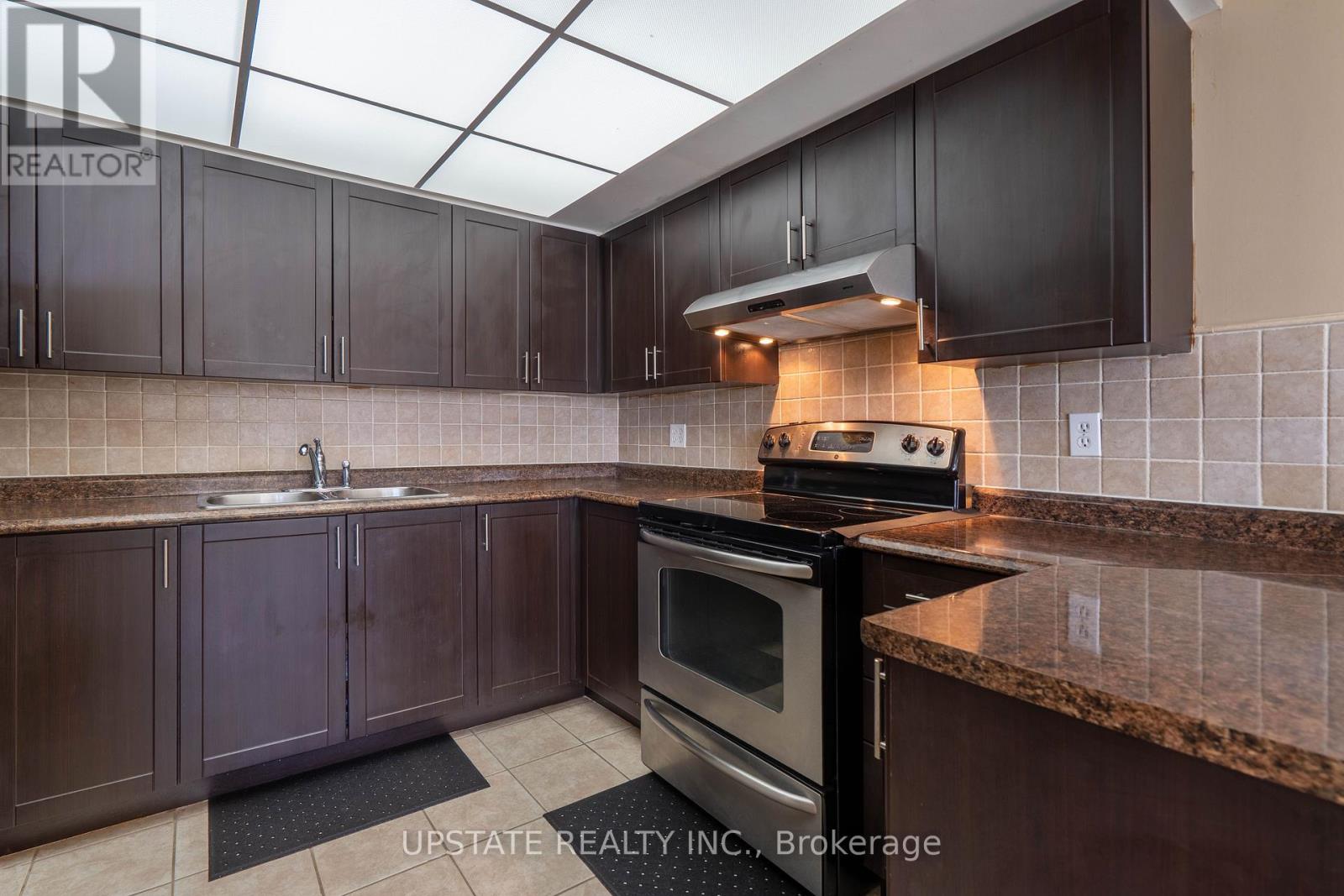 306 - 310 Mill Street S, Brampton, Ontario  L6Y 3B1 - Photo 10 - W12925992