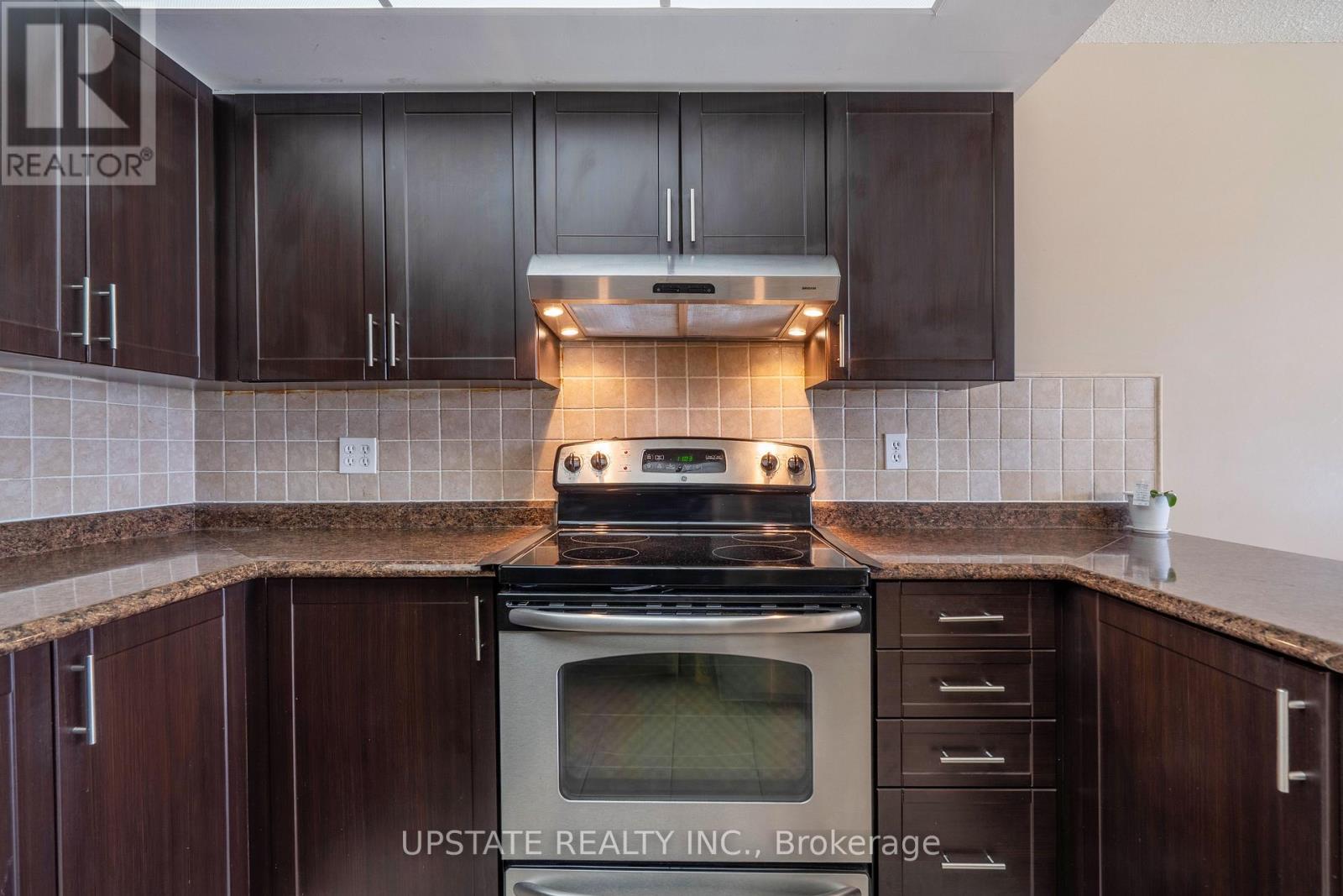 306 - 310 Mill Street S, Brampton, Ontario  L6Y 3B1 - Photo 12 - W12925992