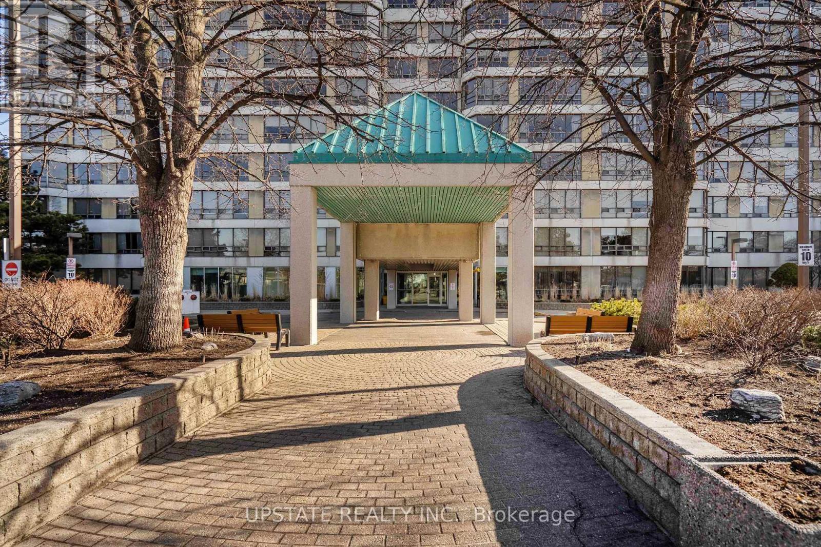 306 - 310 Mill Street S, Brampton, Ontario  L6Y 3B1 - Photo 2 - W12925992