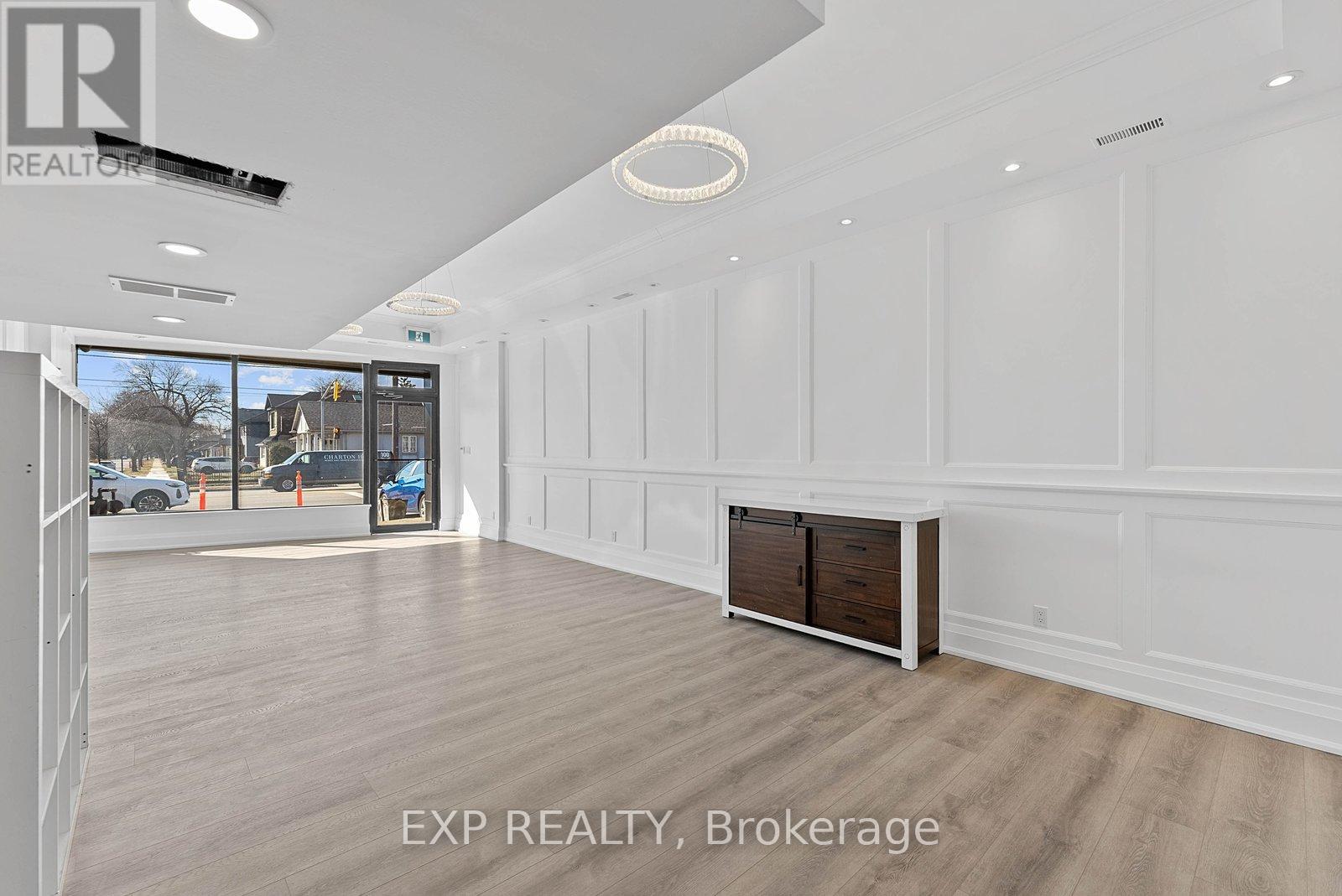 514a Evans Avenue, Toronto, Ontario  M8W 2T7 - Photo 9 - W12926008