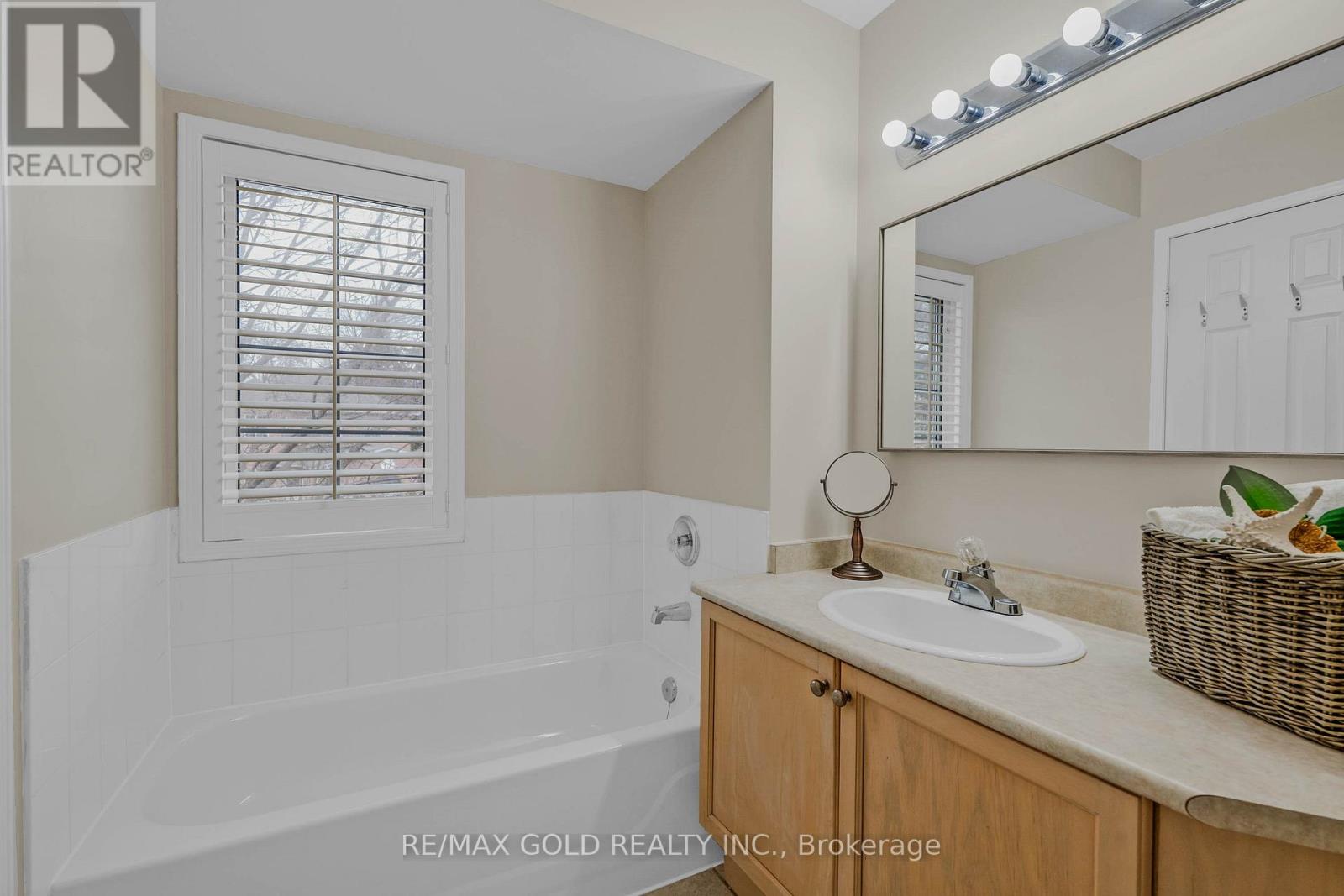 7330 Frontier Ridge, Mississauga, Ontario  L5N 7P7 - Photo 32 - W12926012