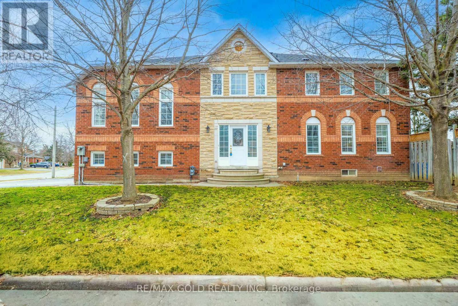 7330 Frontier Ridge, Mississauga, Ontario  L5N 7P7 - Photo 9 - W12926012