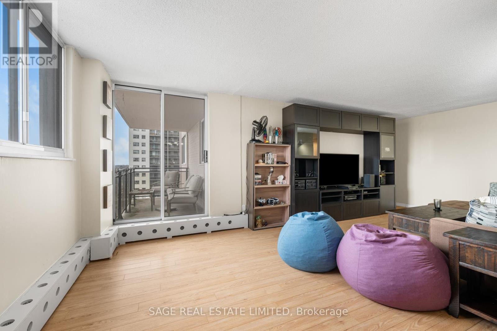 802 - 975 Warwick Court, Burlington, Ontario  L7T 3Z7 - Photo 13 - W12926028