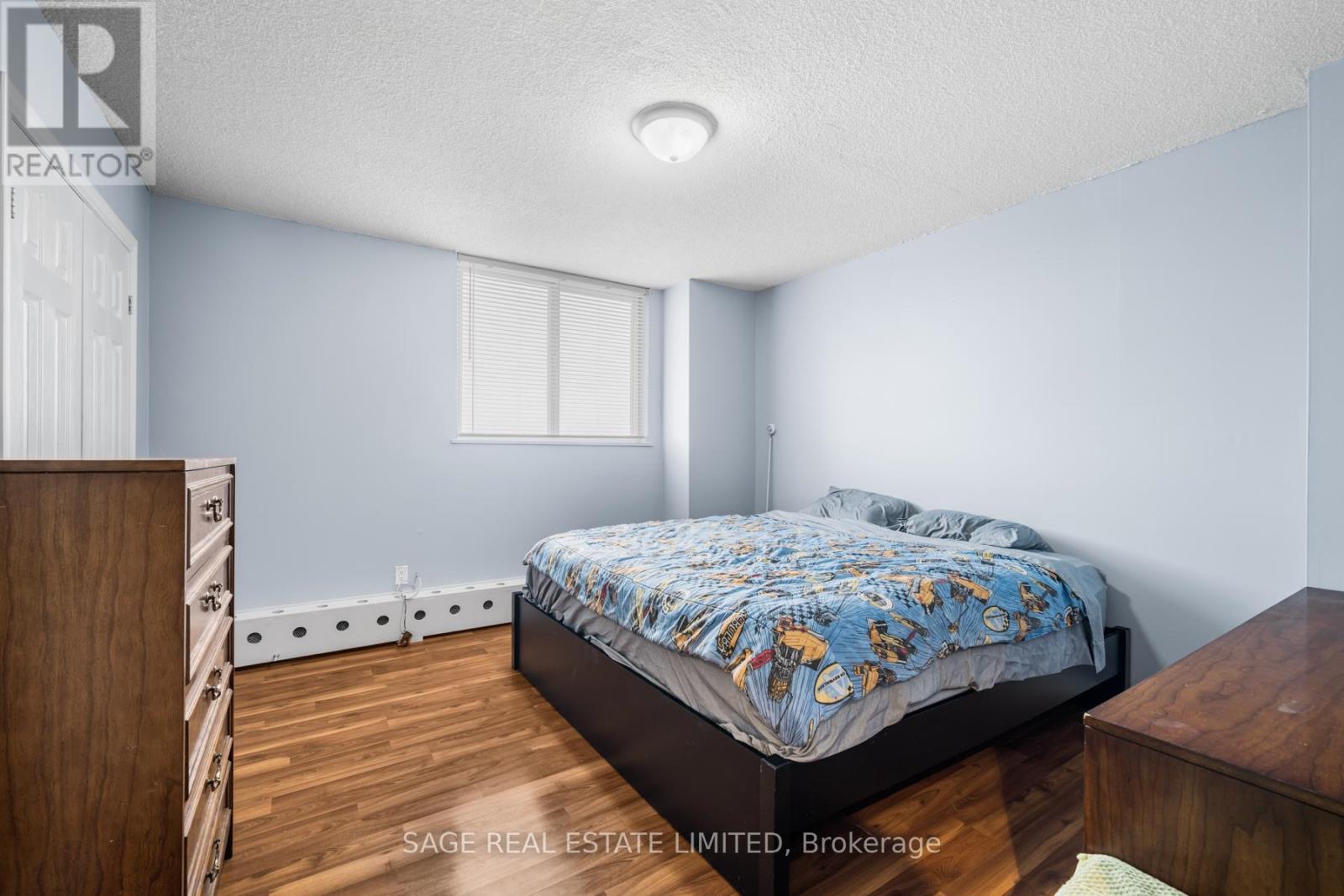 802 - 975 Warwick Court, Burlington, Ontario  L7T 3Z7 - Photo 21 - W12926028